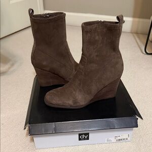 DV by Dolce Vita Women's Suede Brown Wedges